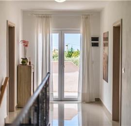 6 bedroom villa with pool near Sveti Lovrec and Poreč, sleeps 12